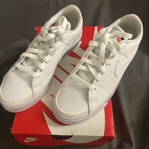 Womens Nike court legacy NN